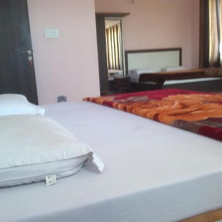 Hotelyashpalace Maihar Buitenkant foto