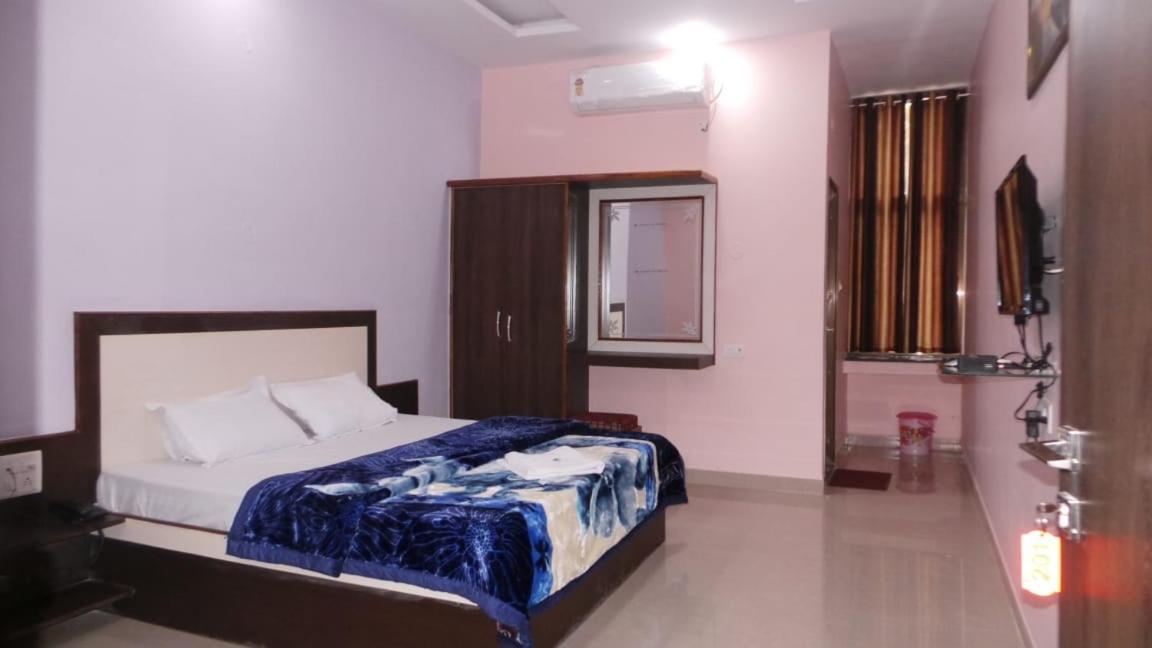 Hotelyashpalace Maihar Buitenkant foto